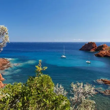 T2 Vue Cap Esterel Grande Terrasse Apartment
